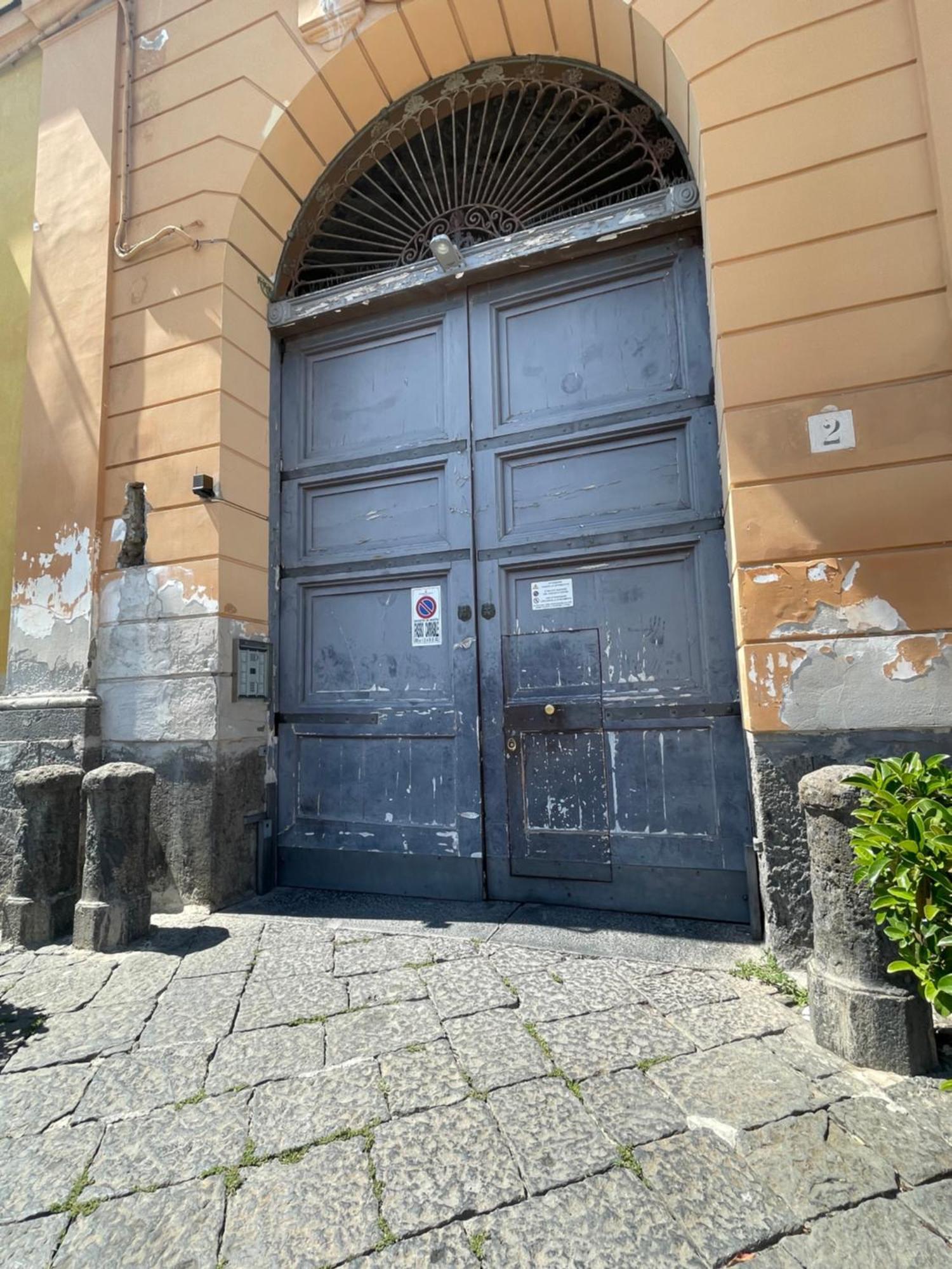 Holiday Home Tarsia Vicino Piazza Dante - Toledo Napoli Ngoại thất bức ảnh